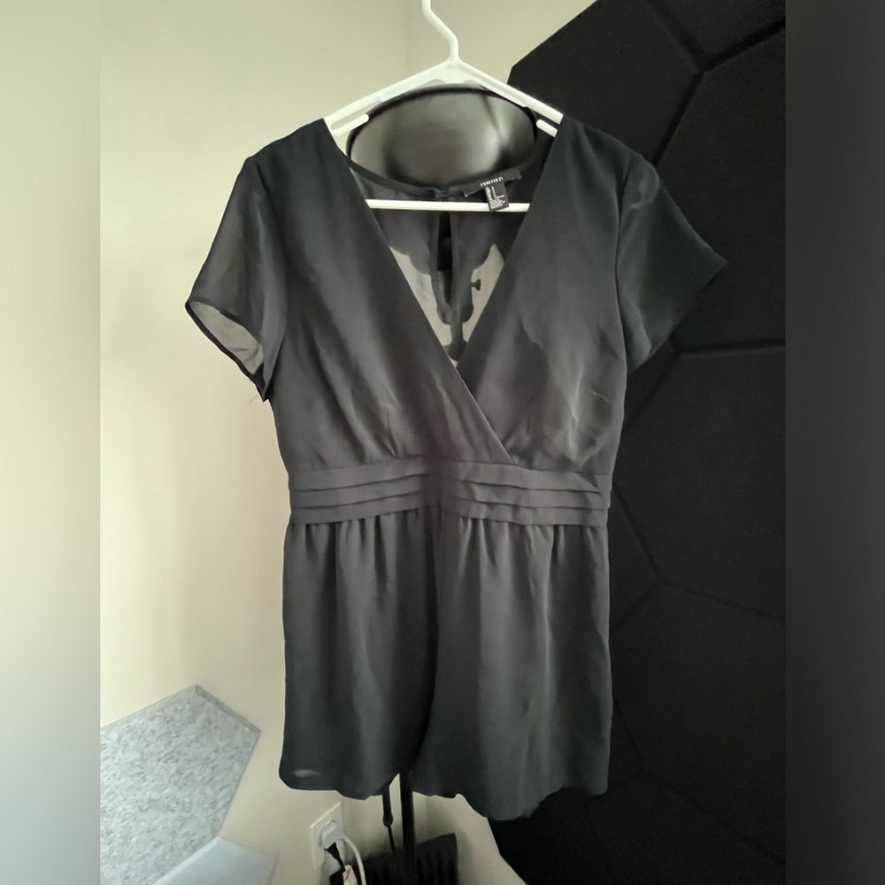 ✨2/$10 | Forever 21 Short Sleeve Romper